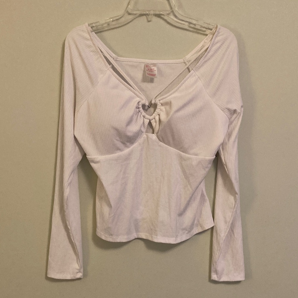 No Boundaries White Ribbed Heart Keyhole Crop Top